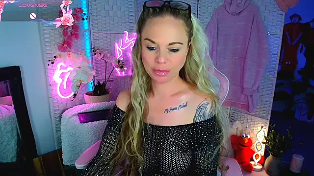 EllieKarrX online show from January 2025 03:52:02 AM