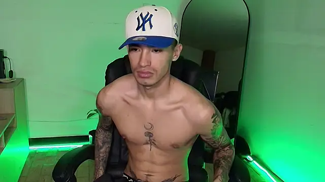 Damon  333 online show from December 2025 01:57:02 AM