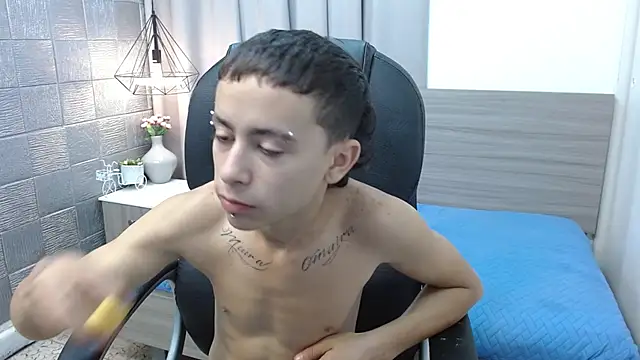 Snapshot of Xavii18 chatting on December 2024 04:16:01 PM Xavii18 online show from December 2024 04:16:01 PM