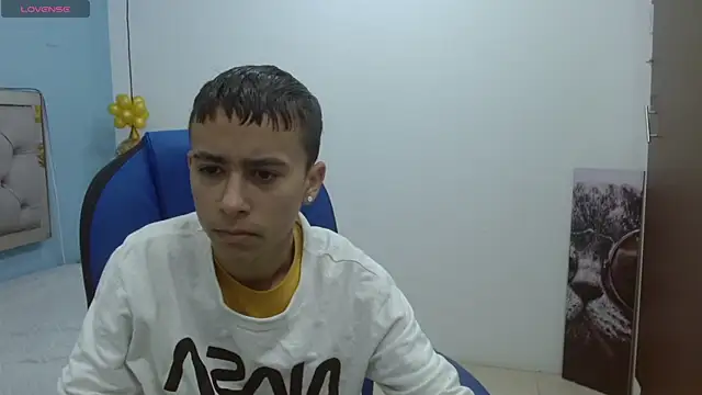 Snapshot of Xavii18 chatting on January 2025 12:06:02 PM Xavii18 online show from January 2025 12:06:02 PM