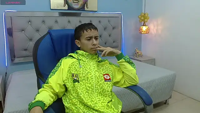 Snapshot of Xavii18 chatting on January 2025 12:26:02 PM Xavii18 online show from January 2025 12:26:02 PM