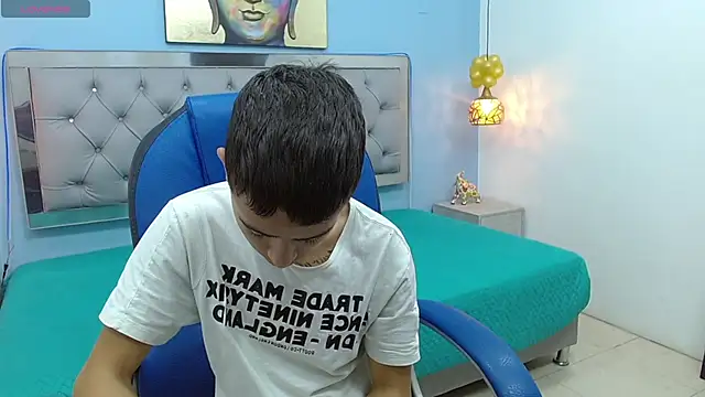 Snapshot of Xavii18 chatting on January 2025 12:16:01 PM Xavii18 online show from January 2025 12:16:01 PM