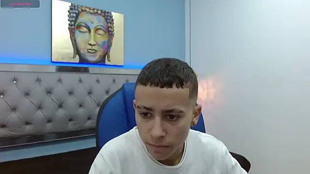 Snapshot of Xavii18 chatting on February 2025 01:07:01 PM Xavii18 online show from February 2025 01:07:01 PM