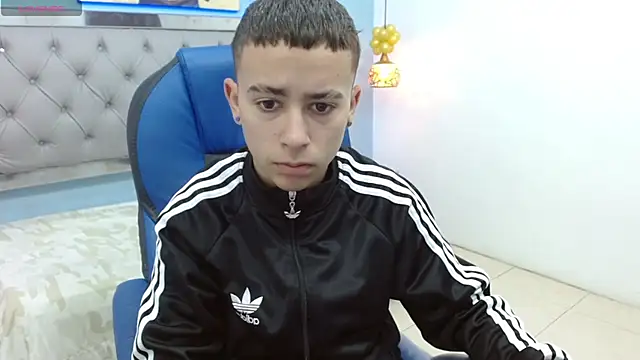 Snapshot of Xavii18 chatting on March 2025 12:55:02 PM Xavii18 online show from March 2025 12:55:02 PM