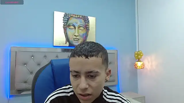 Snapshot of Xavii18 chatting on March 2025 01:07:01 PM Xavii18 online show from March 2025 01:07:01 PM