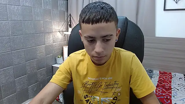 Snapshot of Xavii18 chatting on March 2025 02:30:02 PM Xavii18 online show from March 2025 02:30:02 PM