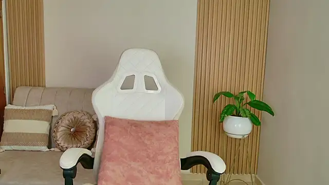 EmilyRive online show from April 2026 09:45:01 PM