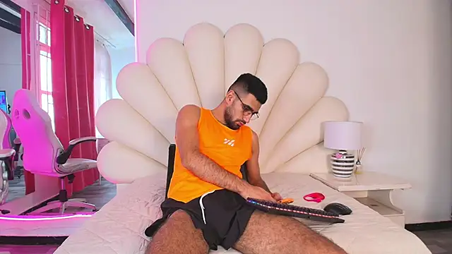 Ethan  Walker online show from February 2025 01:53:02 PM