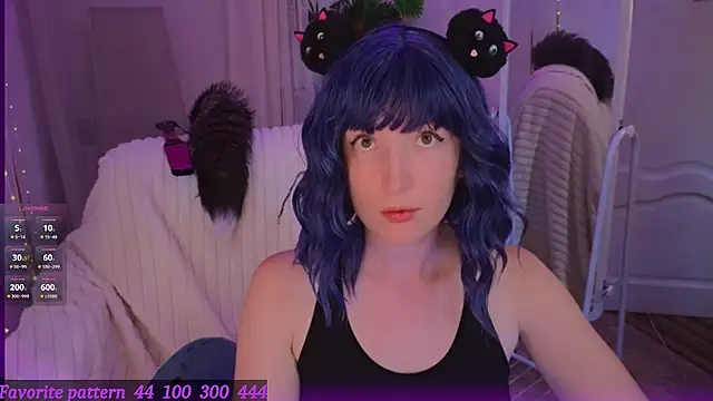 Toxic Ellies online show from June 2026 07:29:02 AM