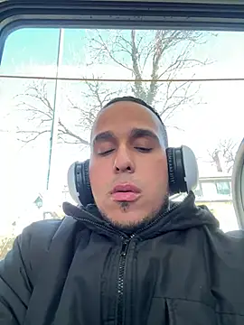 Snapshot of Maybe2Morrow chatting on March 2025 06:55:01 PM Maybe2Morrow online show from March 2025 06:55:01 PM