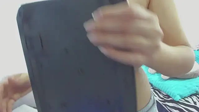 HARLEYNAPIER online show from November 2025 03:12:02 PM