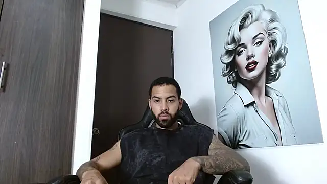 Snapshot of Hendry_ chatting on October 2025 03:21:02 AM Hendry online show from October 2025 03:21:02 AM