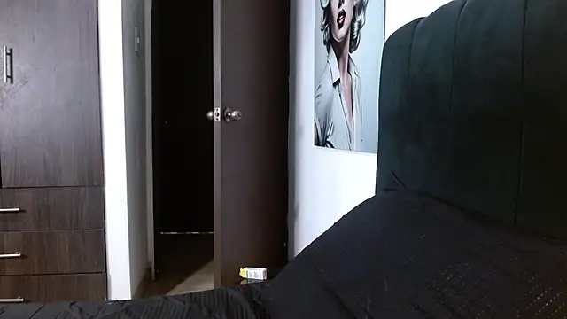 Hendry  online show from November 2025 02:11:01 AM