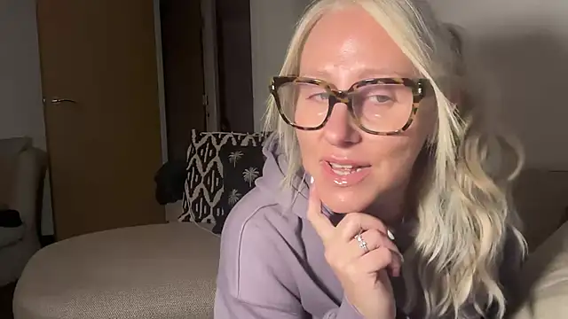 MelodyCollinsUk online show from March 2025 05:47:01 PM