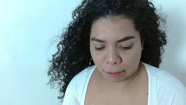 Snapshot of yulissa18 chatting on March 2025 04:35:01 AM yulissa18 online show from March 2025 04:35:01 AM