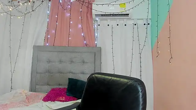 valentina 0  online show from December 2024 09:51:01 AM