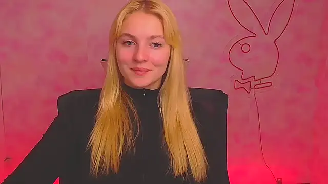 Snapshot of Milka_kiss_ chatting on December 2024 07:17:01 PM Milka kiss online show from December 2024 07:17:01 PM