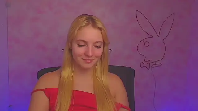 Snapshot of Milka_kiss_ chatting on December 2024 10:40:01 AM Milka kiss online show from December 2024 10:40:01 AM