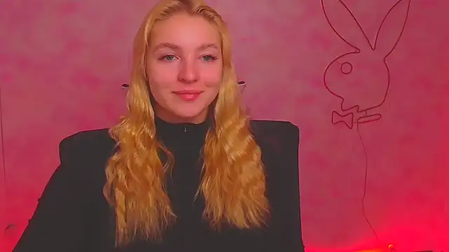 Snapshot of Milka_kiss_ chatting on December 2024 06:56:02 AM Milka kiss online show from December 2024 06:56:02 AM