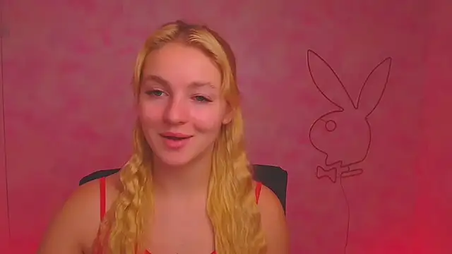 Snapshot of Milka_kiss_ chatting on December 2024 10:01:02 AM Milka kiss online show from December 2024 10:01:02 AM