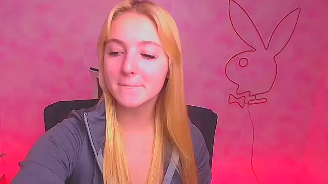 Snapshot of Milka_kiss_ chatting on December 2024 12:23:02 PM Milka kiss online show from December 2024 12:23:02 PM