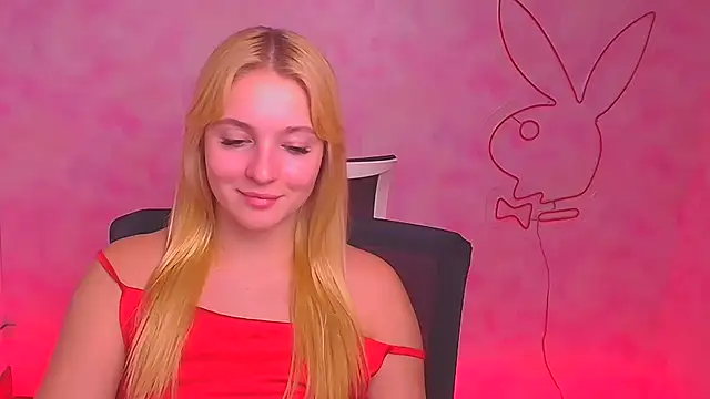 Snapshot of Milka_kiss_ chatting on December 2024 04:13:02 PM Milka kiss online show from December 2024 04:13:02 PM