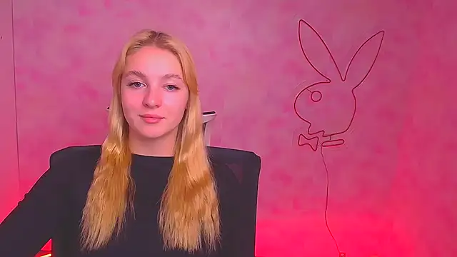 Snapshot of Milka_kiss_ chatting on December 2024 10:27:01 AM Milka kiss online show from December 2024 10:27:01 AM