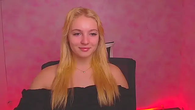 Snapshot of Milka_kiss_ chatting on January 2025 12:35:02 PM Milka kiss online show from January 2025 12:35:02 PM