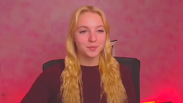 Snapshot of Milka_kiss_ chatting on January 2025 10:39:02 AM Milka kiss online show from January 2025 10:39:02 AM