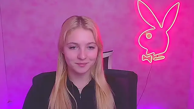 Snapshot of Milka_kiss_ chatting on February 2025 03:50:01 PM Milka kiss online show from February 2025 03:50:01 PM