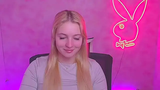 Snapshot of Milka_kiss_ chatting on February 2025 06:04:01 AM Milka kiss online show from February 2025 06:04:01 AM