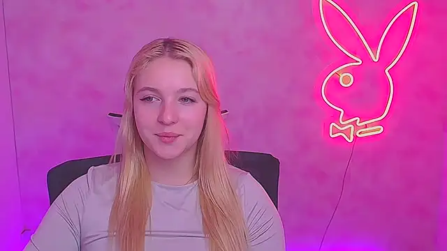 Snapshot of Milka_kiss_ chatting on February 2025 09:51:02 AM Milka kiss online show from February 2025 09:51:02 AM