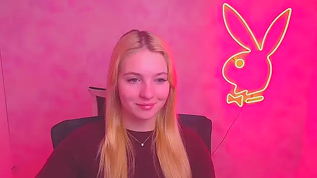 Snapshot of Milka_kiss_ chatting on February 2025 07:04:02 AM Milka kiss online show from February 2025 07:04:02 AM