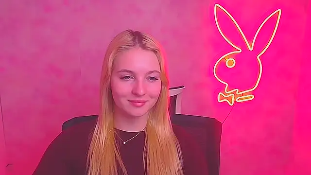 Snapshot of Milka_kiss_ chatting on February 2025 10:09:02 AM Milka kiss online show from February 2025 10:09:02 AM