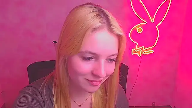 Snapshot of Milka_kiss_ chatting on February 2025 10:37:02 AM Milka kiss online show from February 2025 10:37:02 AM