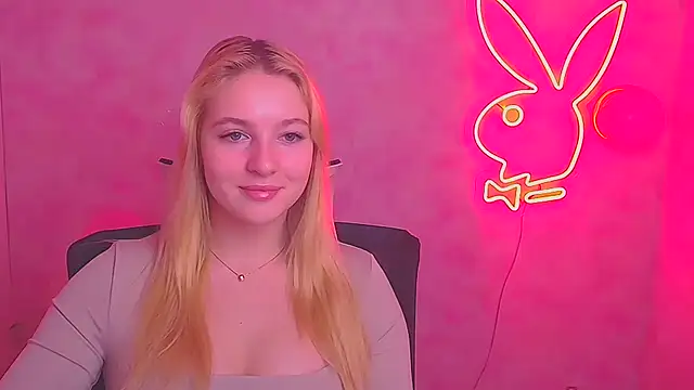 Snapshot of Milka_kiss_ chatting on February 2025 12:32:02 PM Milka kiss online show from February 2025 12:32:02 PM