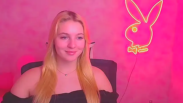 Snapshot of Milka_kiss_ chatting on February 2025 09:44:02 AM Milka kiss online show from February 2025 09:44:02 AM