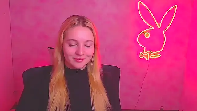 Snapshot of Milka_kiss_ chatting on February 2025 12:23:02 PM Milka kiss online show from February 2025 12:23:02 PM