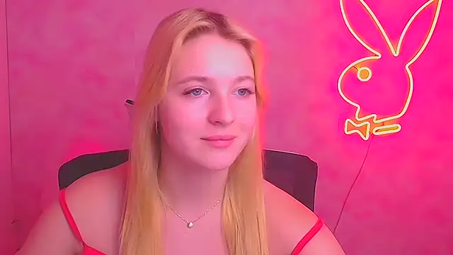 Snapshot of Milka_kiss_ chatting on February 2025 10:30:02 AM Milka kiss online show from February 2025 10:30:02 AM