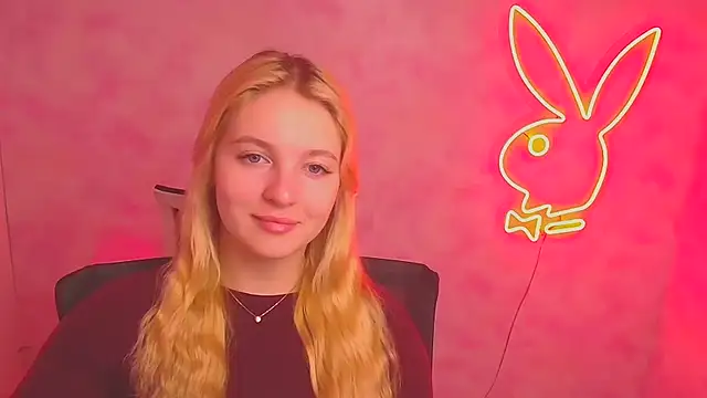 Snapshot of Milka_kiss_ chatting on March 2025 06:58:01 AM Milka kiss online show from March 2025 06:58:01 AM