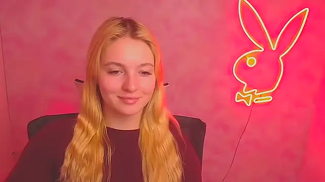 Snapshot of Milka_kiss_ chatting on March 2025 10:13:02 AM Milka kiss online show from March 2025 10:13:02 AM