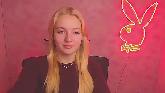 Snapshot of Milka_kiss_ chatting on March 2025 06:52:02 AM Milka kiss online show from March 2025 06:52:02 AM