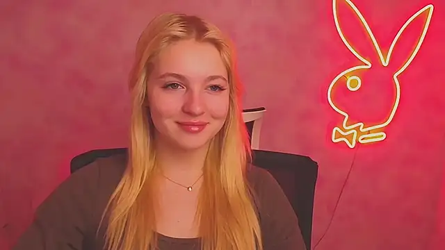 Snapshot of Milka_kiss_ chatting on March 2025 06:58:02 AM Milka kiss online show from March 2025 06:58:02 AM