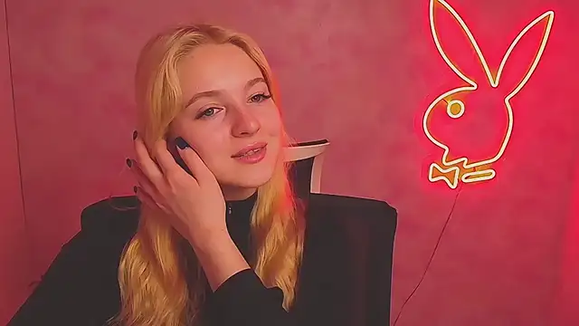 Snapshot of Milka_kiss_ chatting on March 2025 07:04:02 AM Milka kiss online show from March 2025 07:04:02 AM