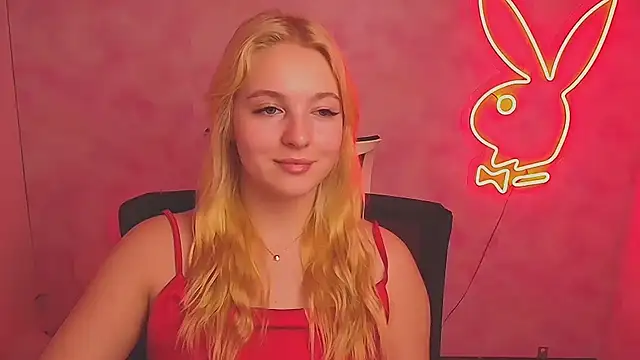 Snapshot of Milka_kiss_ chatting on March 2025 10:07:02 AM Milka kiss online show from March 2025 10:07:02 AM