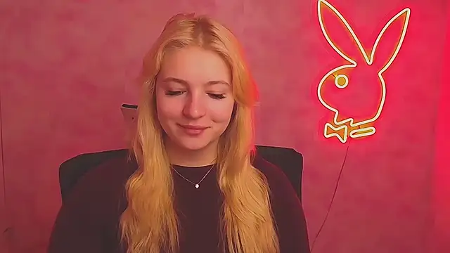 Snapshot of Milka_kiss_ chatting on March 2025 06:58:02 AM Milka kiss online show from March 2025 06:58:02 AM