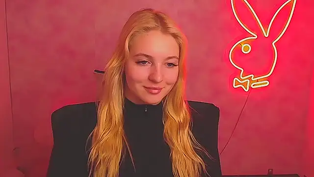 Snapshot of Milka_kiss_ chatting on March 2025 09:49:01 AM Milka kiss online show from March 2025 09:49:01 AM