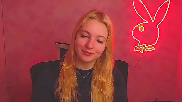 Snapshot of Milka_kiss_ chatting on March 2025 06:46:02 AM Milka kiss online show from March 2025 06:46:02 AM