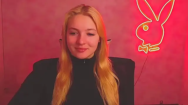 Snapshot of Milka_kiss_ chatting on March 2025 07:33:02 AM Milka kiss online show from March 2025 07:33:02 AM