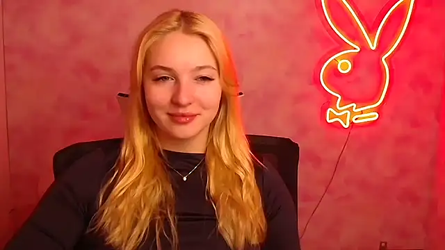 Snapshot of Milka_kiss_ chatting on March 2025 06:58:02 AM Milka kiss online show from March 2025 06:58:02 AM